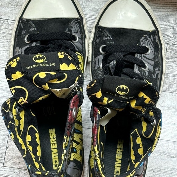 Converse | Chuck Taylor All Star DC Batman Style Hi Top Shoes | Size 2 (Youth) - Picture 6 of 7